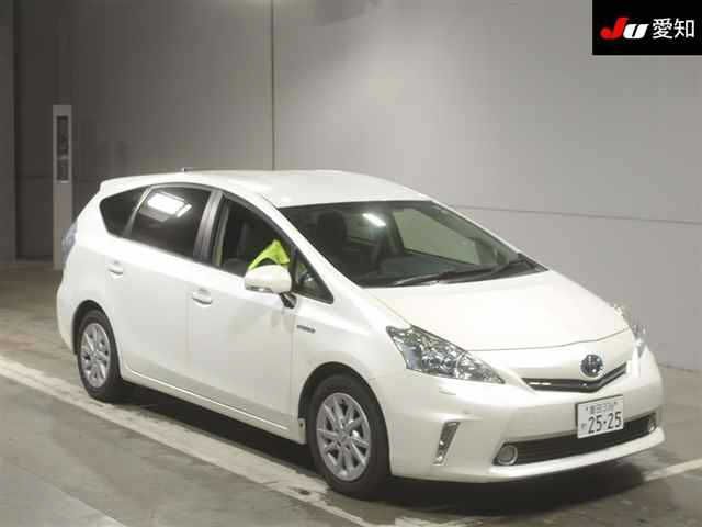 30893 Toyota Prius alpha ZVW40W 2013 г. (JU Aichi)